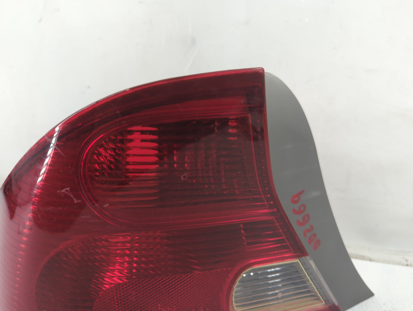 2002-2003 Honda Civic Tail Light Assembly Passenger Right OEM P/N:2XL 930 400 Fits Fits 2002 2003 OEM Used Auto Parts - Oemu