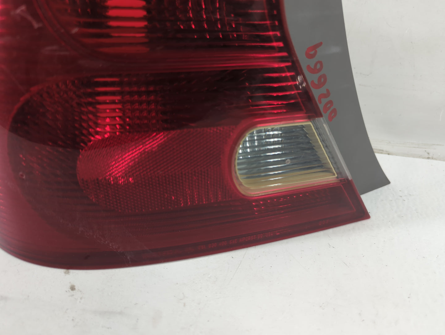 2002-2003 Honda Civic Tail Light Assembly Passenger Right OEM P/N:2XL 930 400 Fits Fits 2002 2003 OEM Used Auto Parts - Oemu