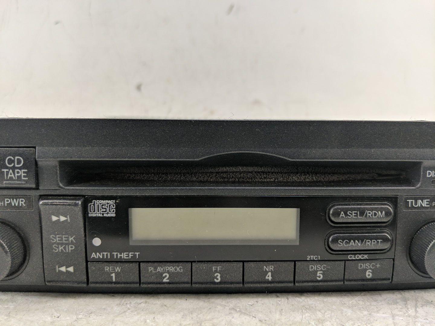2002 Honda Civic Radio AM FM Cd Player Receiver Replacement P/N:39101-S5A-A610-M1 Fits OEM Used Auto Parts - Oemusedautopart