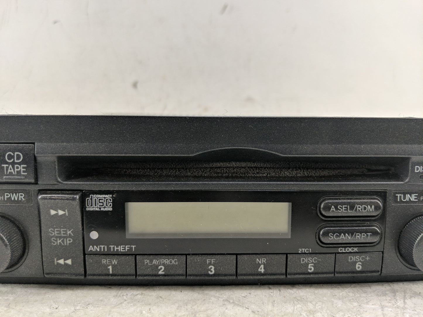 2002 Honda Civic Radio AM FM Cd Player Receiver Replacement P/N:39101-S5A-A610-M1 Fits OEM Used Auto Parts - Oemusedautopart