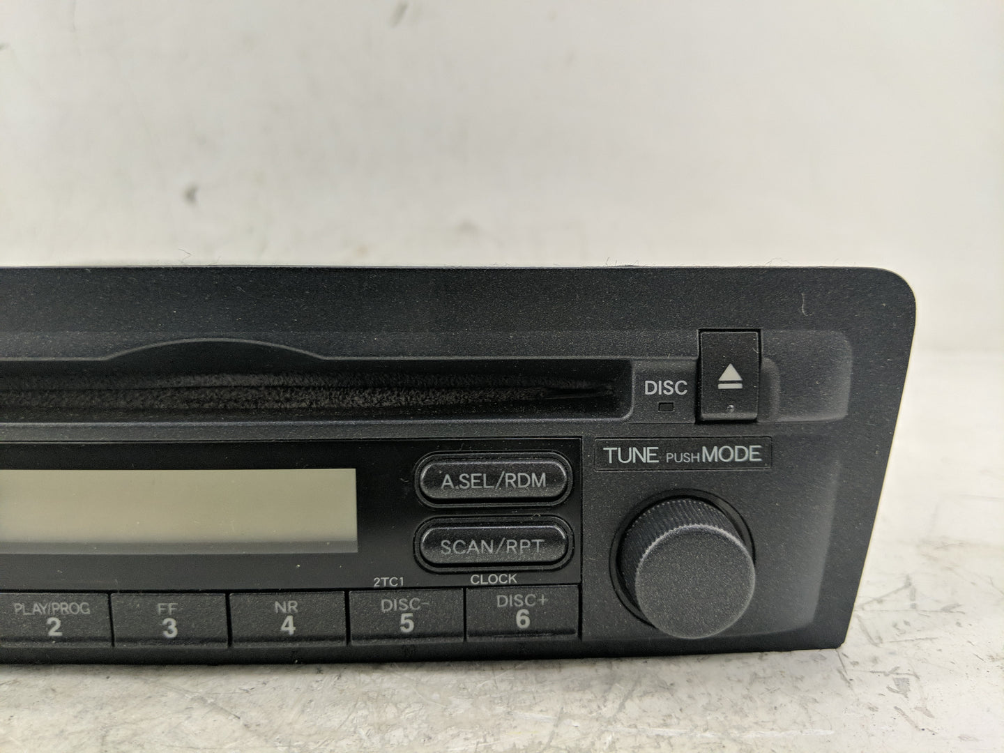2002 Honda Civic Radio AM FM Cd Player Receiver Replacement P/N:39101-S5A-A610-M1 Fits OEM Used Auto Parts - Oemusedautopart