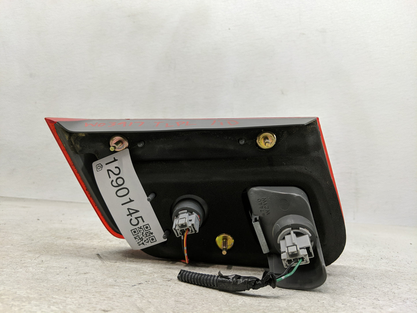 2001-2002 Honda Civic Tail Light Assembly Driver Left OEM P/N:7440 W21W Fits Fits 2001 2002 OEM Used Auto Parts - Oemusedaut