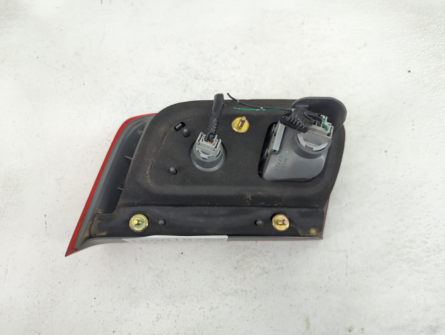 2001-2002 Honda Civic Tail Light Assembly Passenger Right OEM P/N:7440 W21W Fits Fits 2001 2002 OEM Used Auto Parts - Oemuse