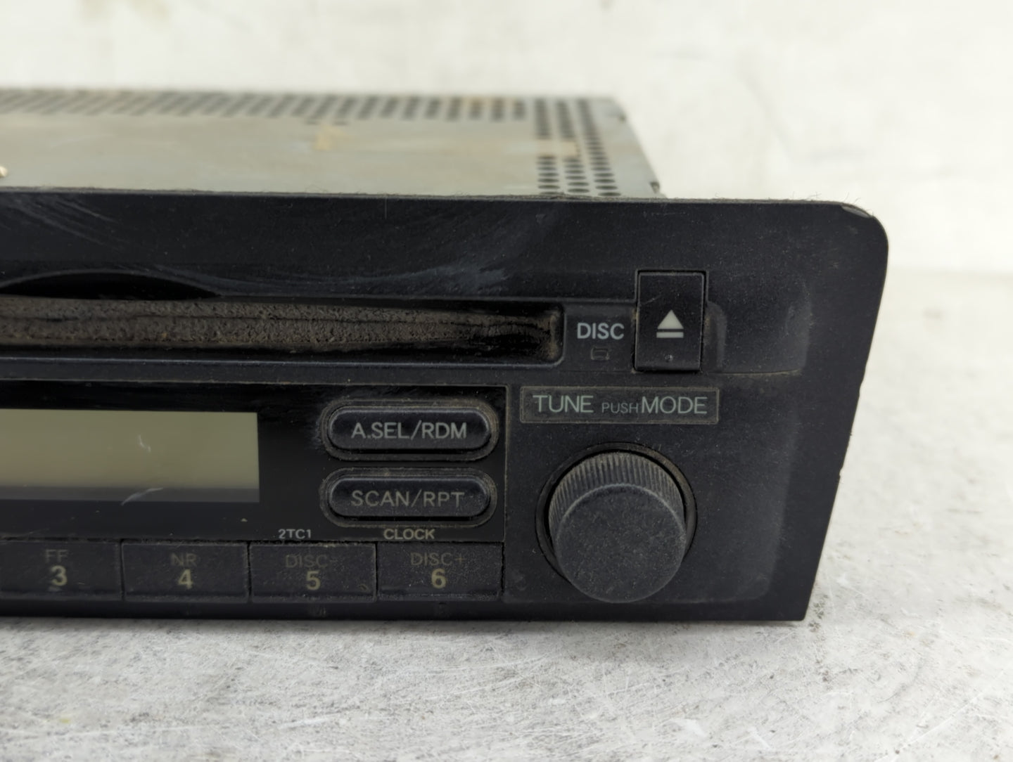 2001-2002 Honda Civic Radio AM FM Cd Player Receiver Replacement P/N:39101-S5A-A610-M1 Fits Fits 2001 2002 OEM Used Auto Par