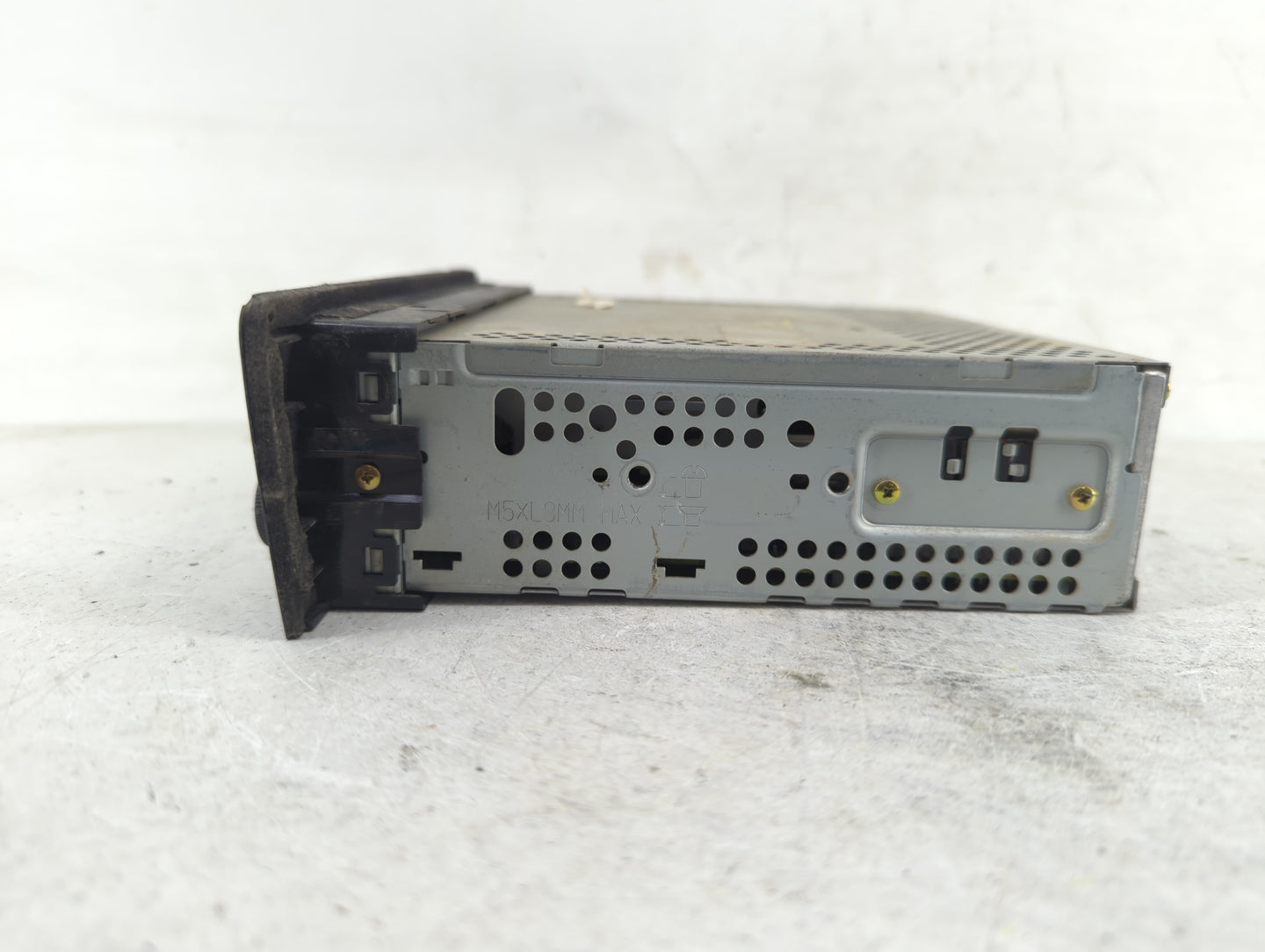 2001-2002 Honda Civic Radio AM FM Cd Player Receiver Replacement P/N:39101-S5A-A610-M1 Fits Fits 2001 2002 OEM Used Auto Par