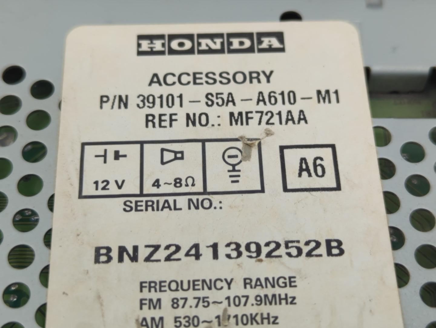 2001-2002 Honda Civic Radio AM FM Cd Player Receiver Replacement P/N:39101-S5A-A610-M1 Fits Fits 2001 2002 OEM Used Auto Par