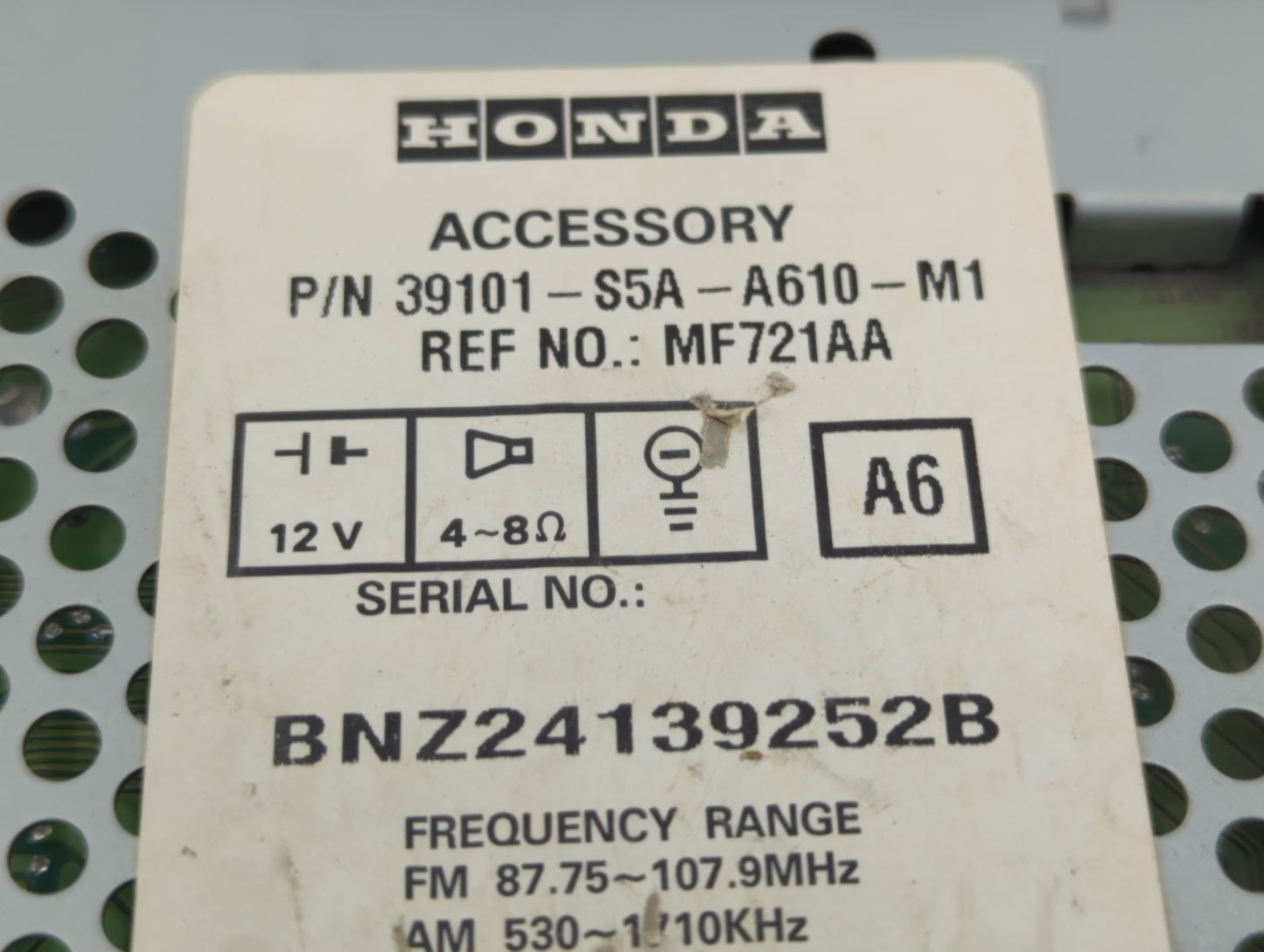 2001-2002 Honda Civic Radio AM FM Cd Player Receiver Replacement P/N:39101-S5A-A610-M1 Fits Fits 2001 2002 OEM Used Auto Par