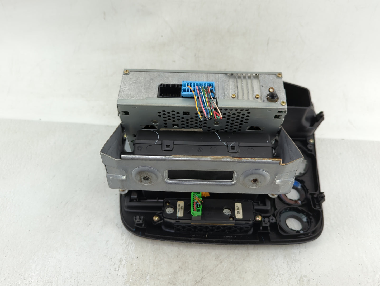 2002-2003 Honda Civic Radio AM FM Cd Player Receiver Replacement P/N:39101-S5A-A210-M1 Fits Fits 2002 2003 OEM Used Auto Par