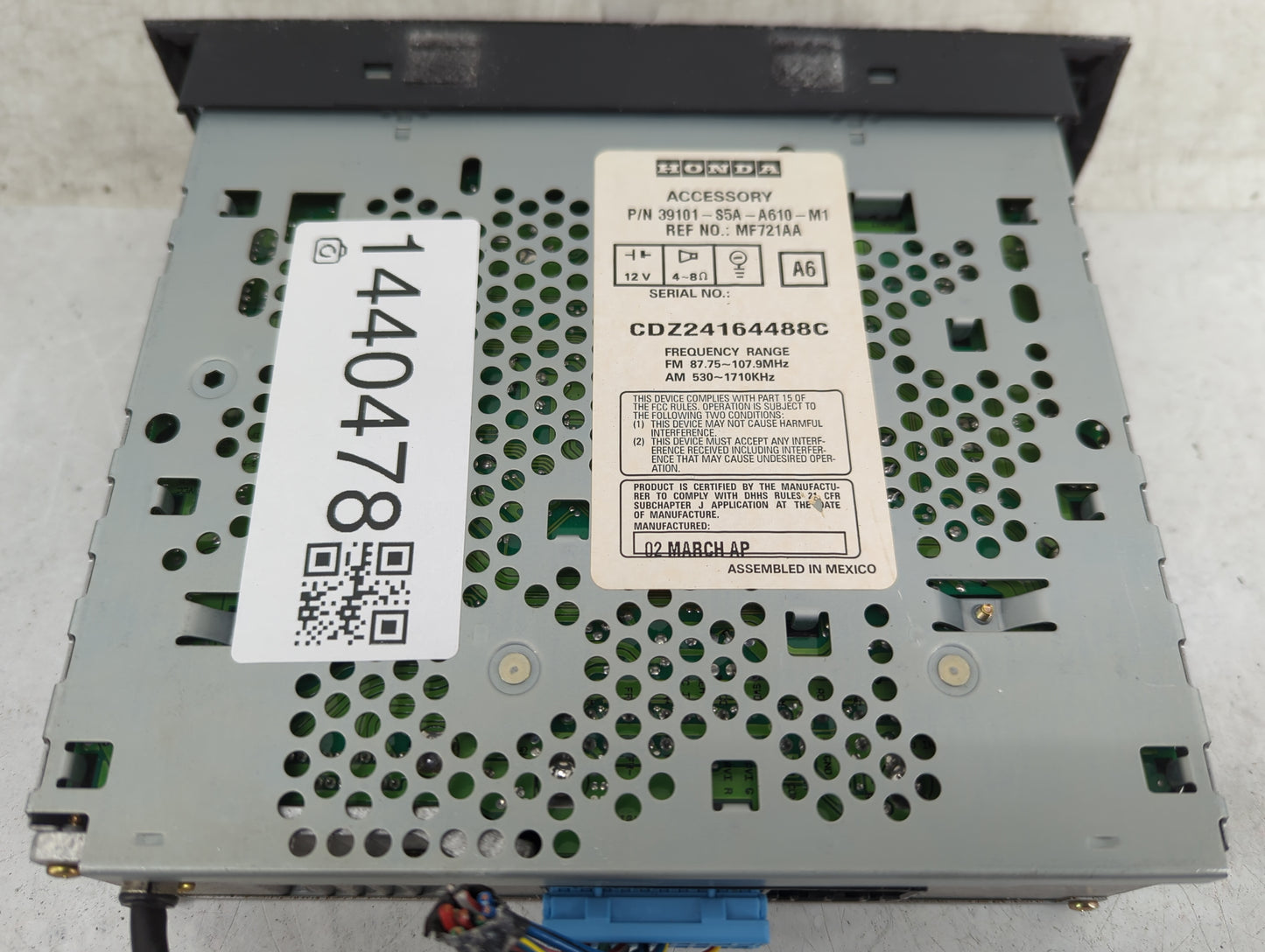 2002-2003 Honda Civic Radio AM FM Cd Player Receiver Replacement P/N:39101-S5A-A610-M1 Fits Fits 2002 2003 OEM Used Auto Par
