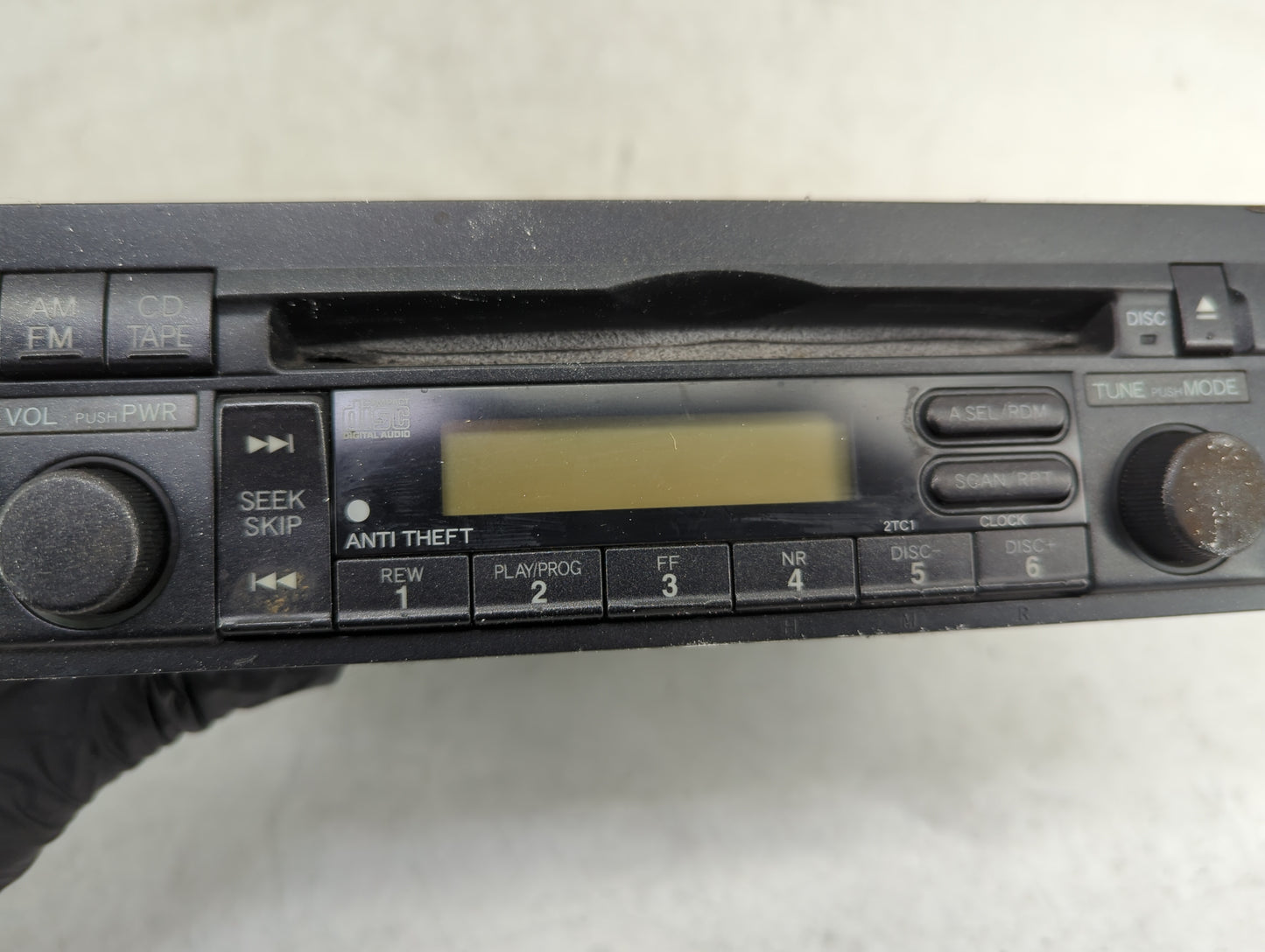 2002-2003 Honda Civic Radio AM FM Cd Player Receiver Replacement P/N:39101-S5A-A610-M1 Fits Fits 2002 2003 OEM Used Auto Par