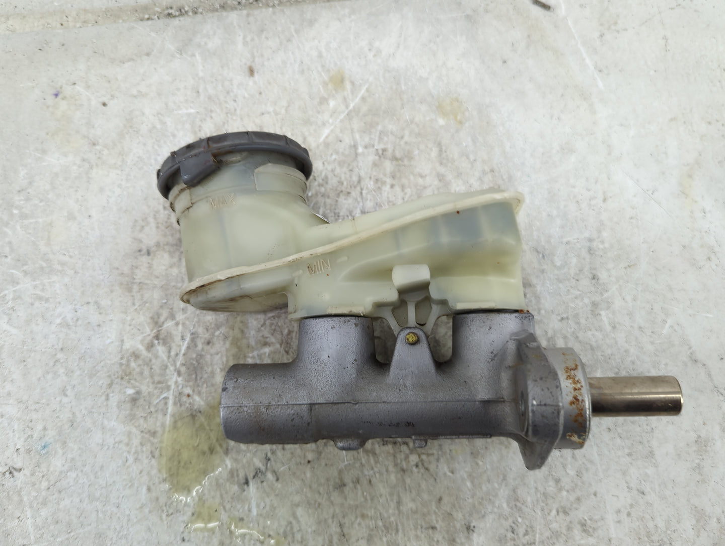 2001-2005 Honda Civic Brake Master Cylinder 1490511 - Oemusedautoparts1.com
