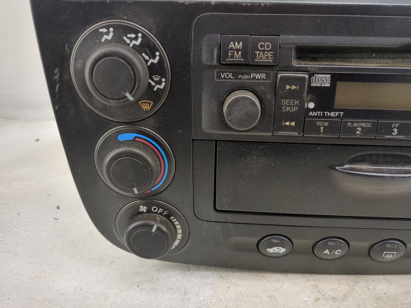 2001-2002 Honda Civic Radio AM FM Cd Player Receiver Replacement Fits Fits 2001 2002 OEM Used Auto Parts - Oemusedautoparts1