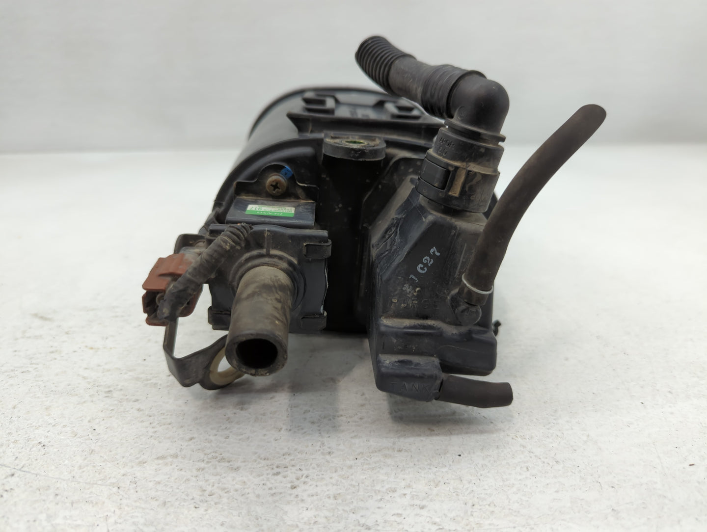 2002 Honda Civic Fuel Vapor Charcoal Canister - Oemusedautoparts1.com
