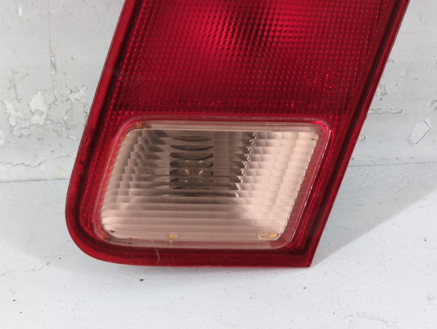 2001-2002 Honda Civic Tail Light Assembly Passenger Right OEM P/N:7440 W21W Fits Fits 2001 2002 OEM Used Auto Parts - Oemuse