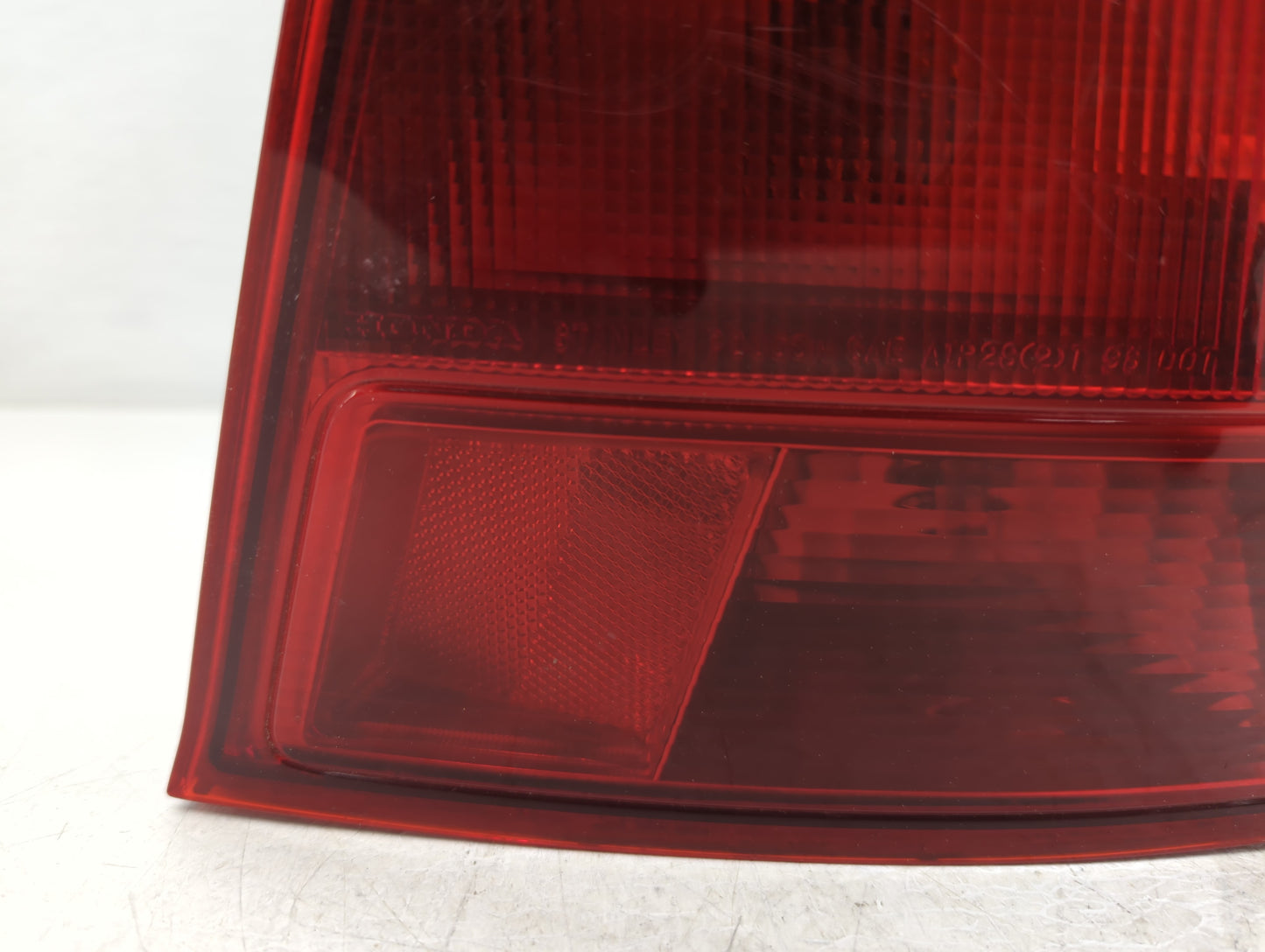 2001-2002 Honda Civic Tail Light Assembly Passenger Right OEM P/N:87443W21/5W Fits Fits 2001 2002 2003 OEM Used Auto Parts -