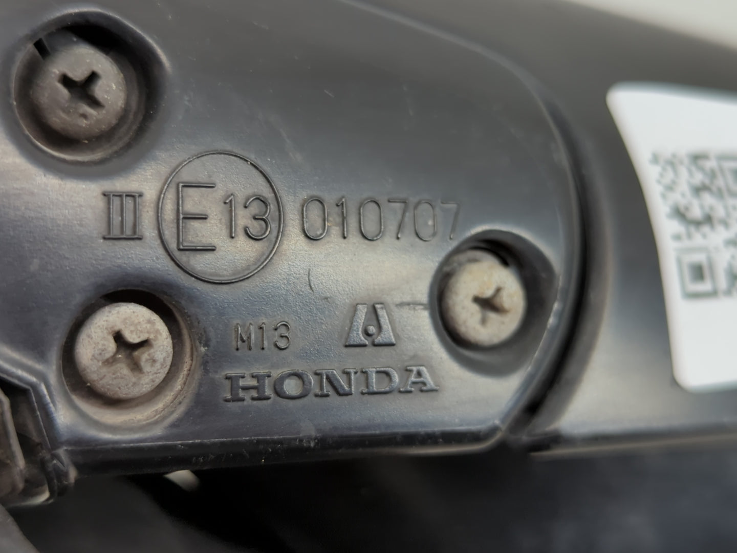 2002-2006 Honda Cr-V Driver Side View Mirror - Left Door Mirror OEM Used - Oemusedautoparts1.com