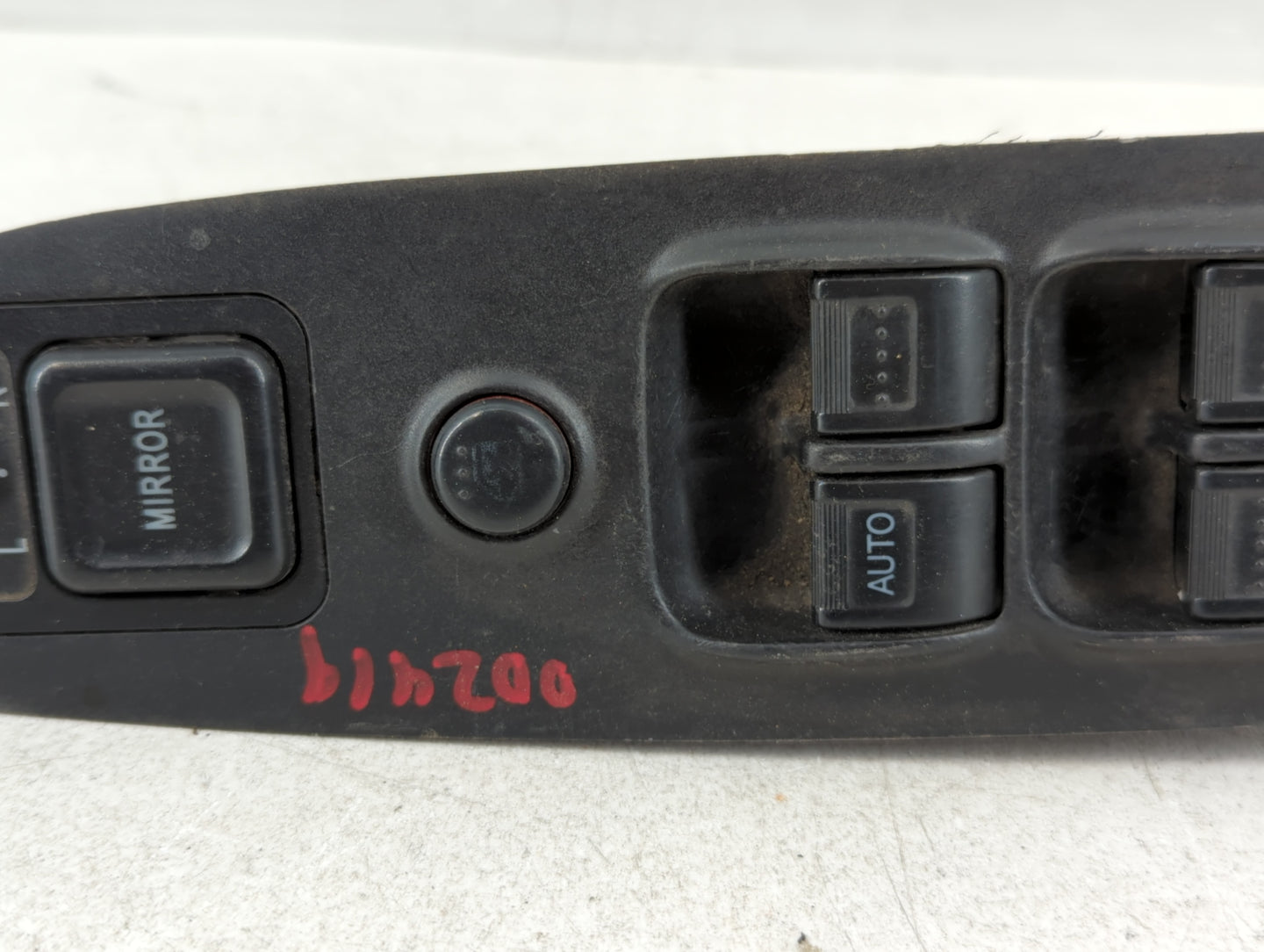 2002-2006 Honda Cr-V Driver Side View Mirror - Left Door Mirror OEM Used - Oemusedautoparts1.com