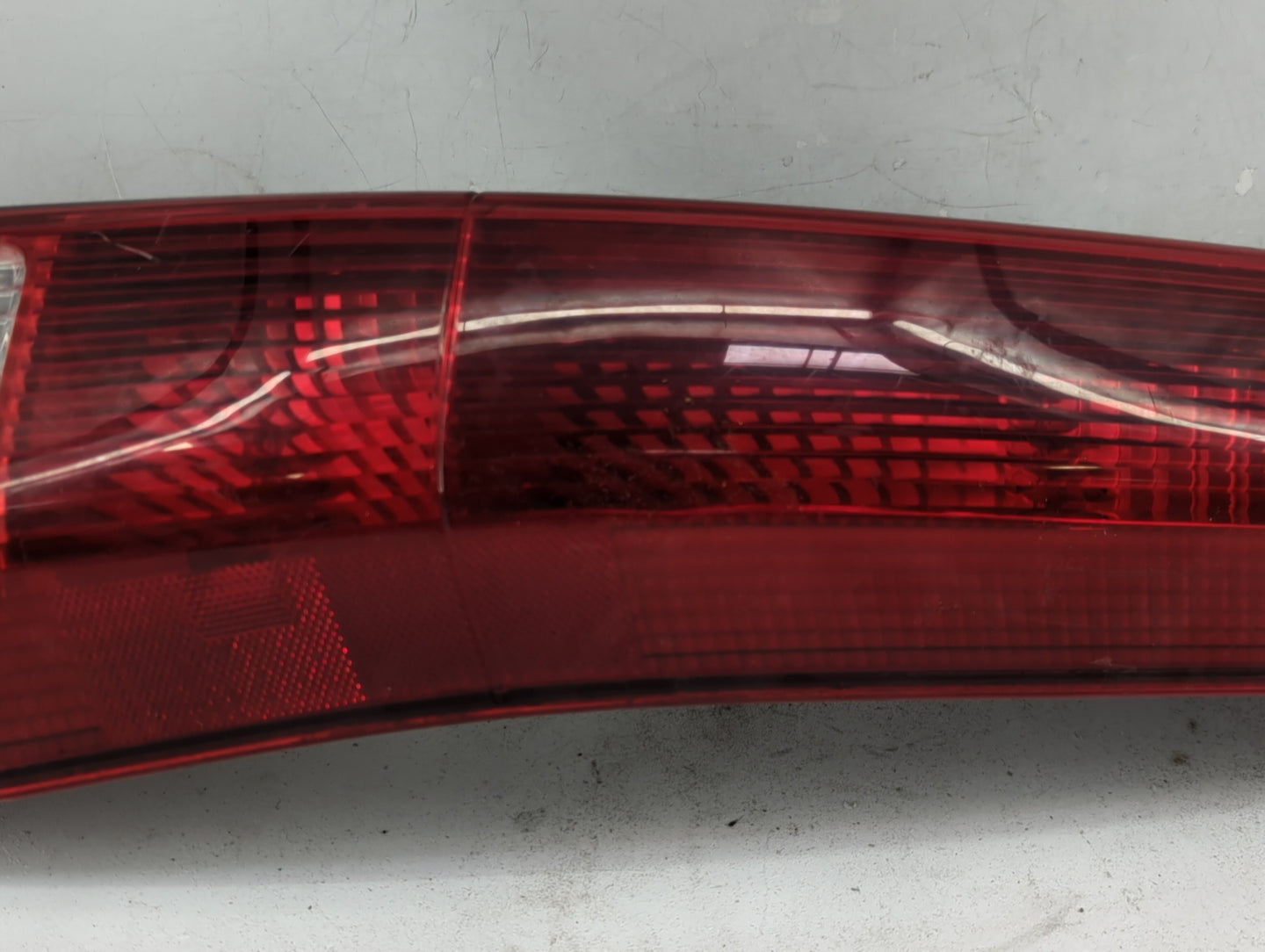 2002-2004 Honda Cr-V Tail Light Assembly Passenger Right OEM Fits Fits 2002 2003 2004 OEM Used Auto Parts - Oemusedautoparts