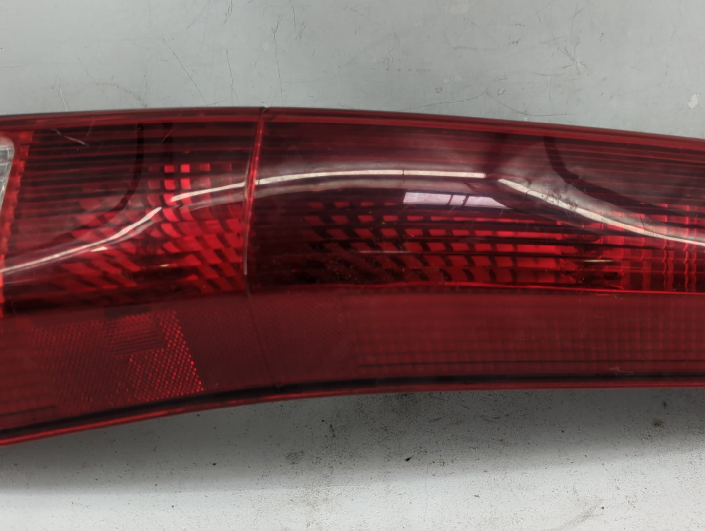 2002-2004 Honda Cr-V Tail Light Assembly Passenger Right OEM Fits Fits 2002 2003 2004 OEM Used Auto Parts - Oemusedautoparts
