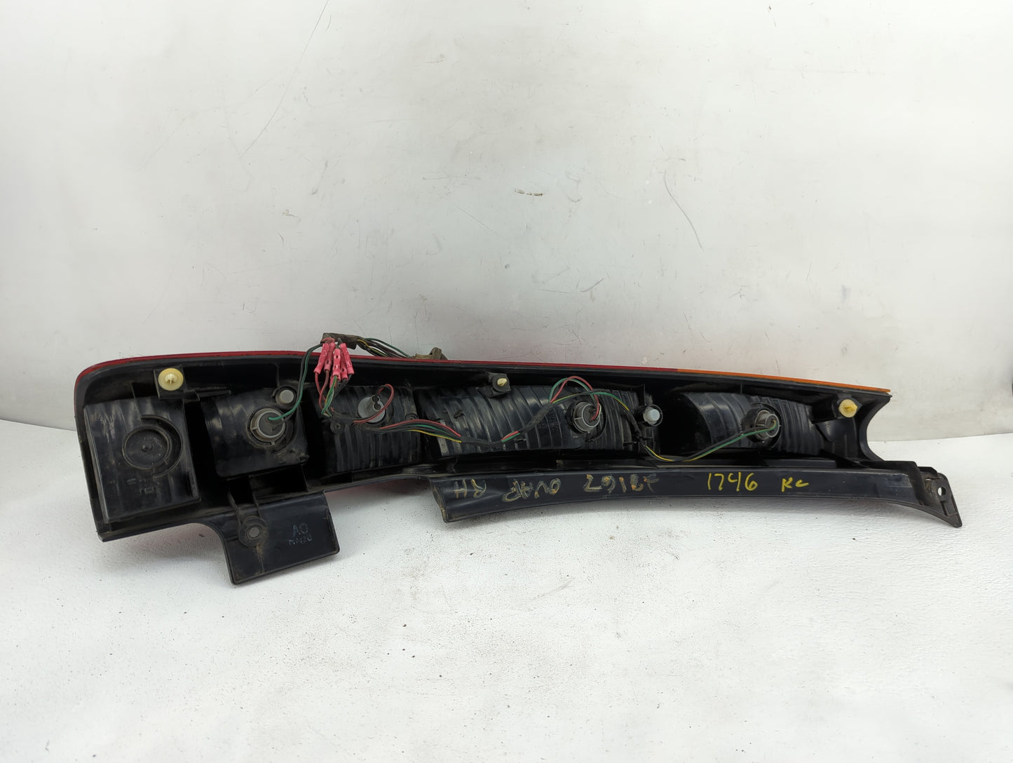 2002-2004 Honda Cr-V Tail Light Assembly Passenger Right OEM Fits Fits 2002 2003 2004 OEM Used Auto Parts - Oemusedautoparts