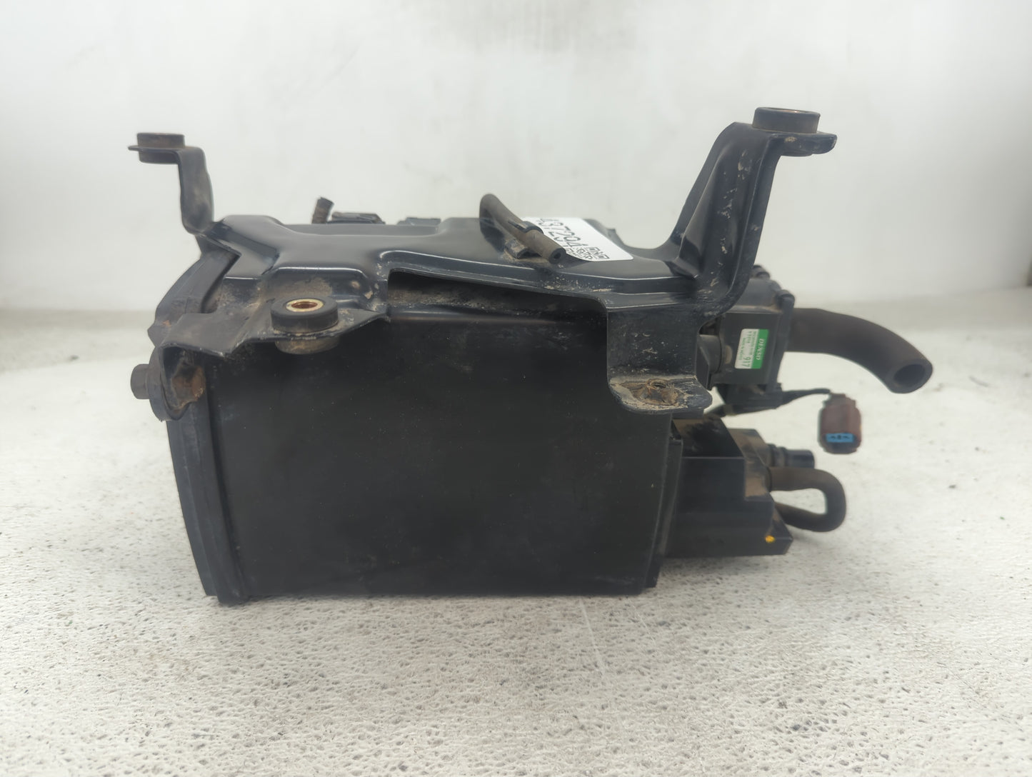 2002 Honda Cr-v Fuel Vapor Charcoal Canister - Oemusedautoparts1.com