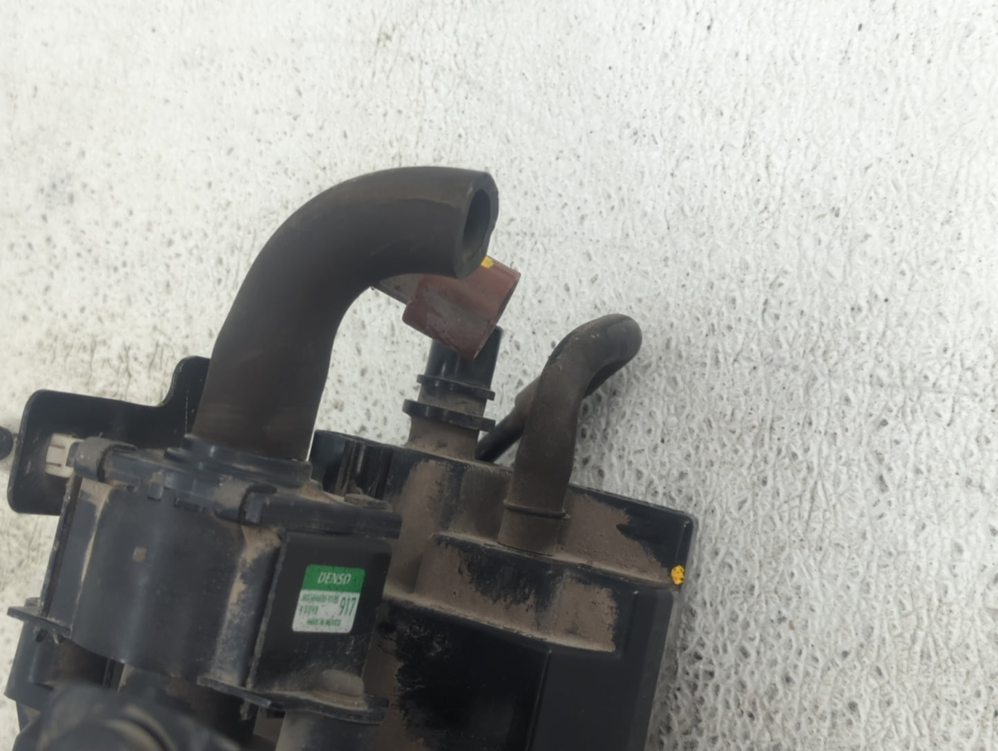 2002 Honda Cr-v Fuel Vapor Charcoal Canister - Oemusedautoparts1.com