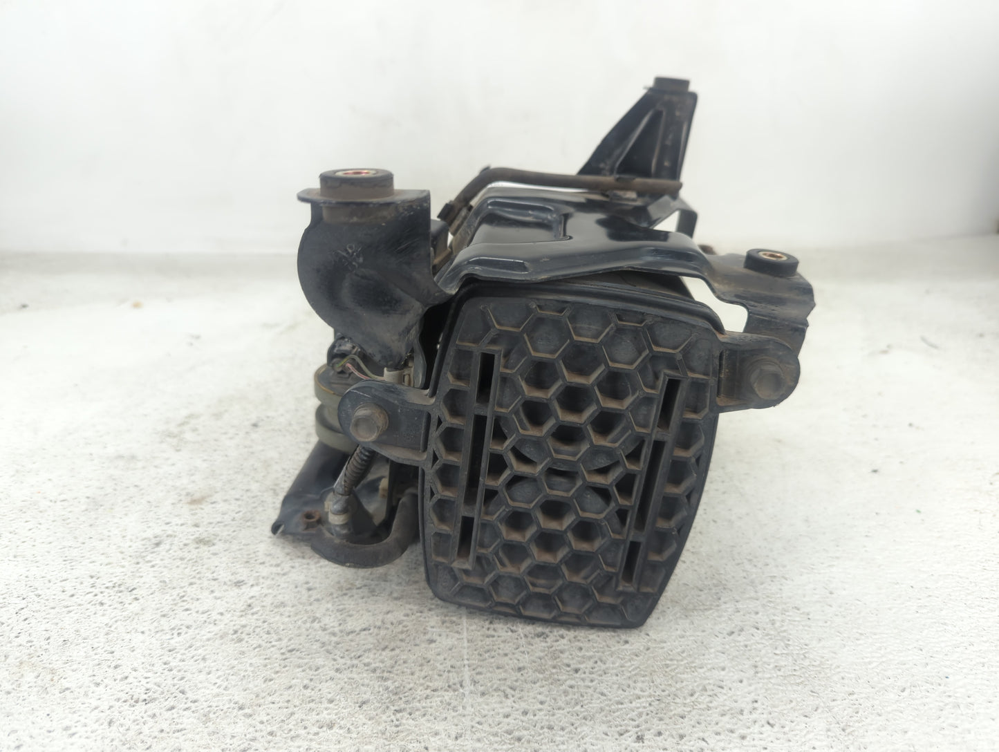 2002 Honda Cr-v Fuel Vapor Charcoal Canister - Oemusedautoparts1.com