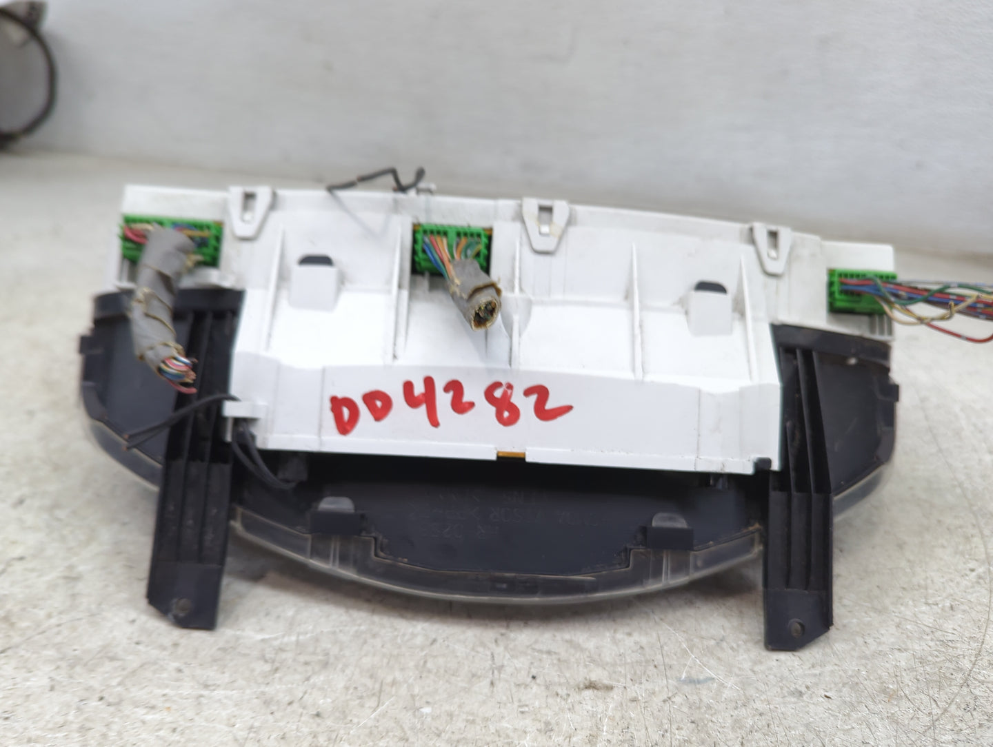 2002 Honda Odyssey Instrument Cluster Speedometer Gauges P/N:78100-S0X-A410-M1 Miles: Fits OEM Used Auto Parts - Oemusedauto