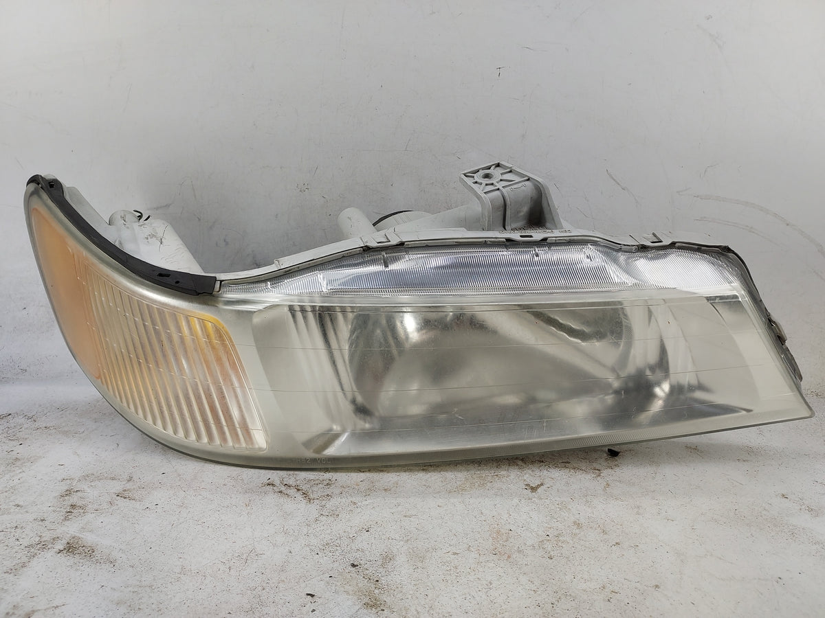 2002 Honda Odyssey Passenger Right Oem Head Light Headlight Lamp - Oemusedautoparts1.com