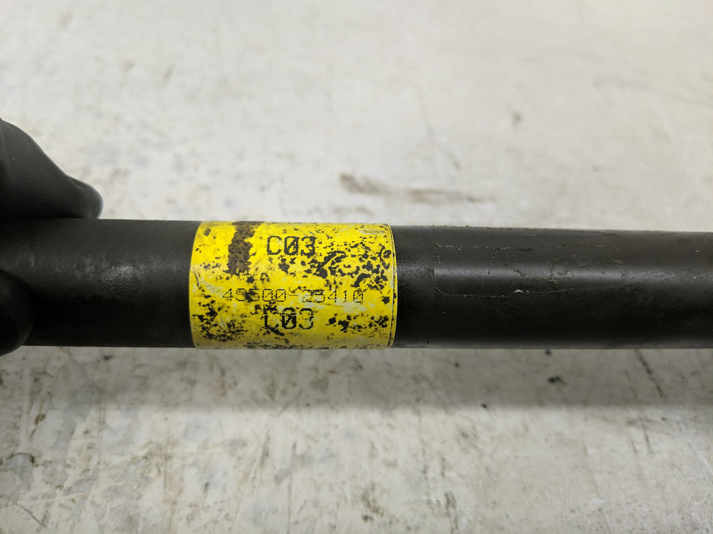 2000-2006 Hyundai Accent Axle Shaft Front Driver Cv C/v - Oemusedautoparts1.com