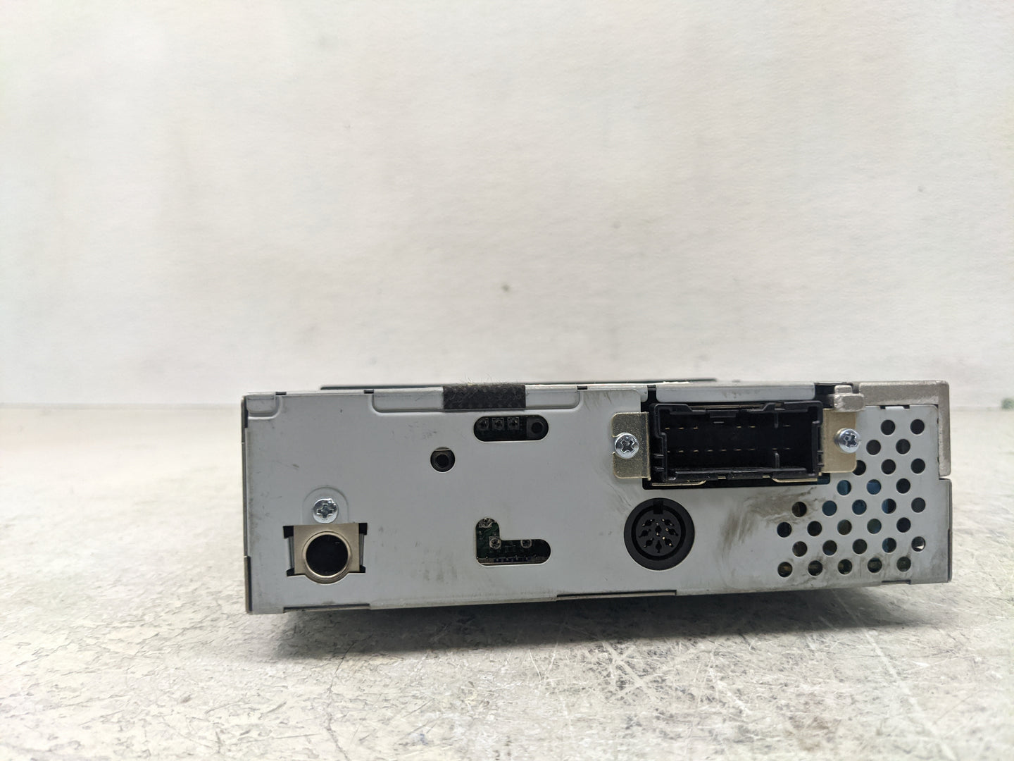 2002 Hyundai Accent Radio AM FM Cd Player Receiver Replacement Fits OEM Used Auto Parts - Oemusedautoparts1.com
