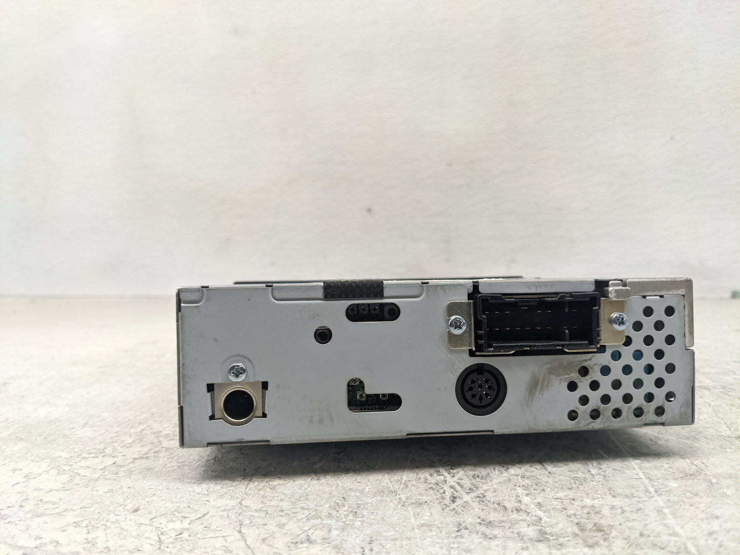 2002 Hyundai Accent Radio AM FM Cd Player Receiver Replacement Fits OEM Used Auto Parts - Oemusedautoparts1.com