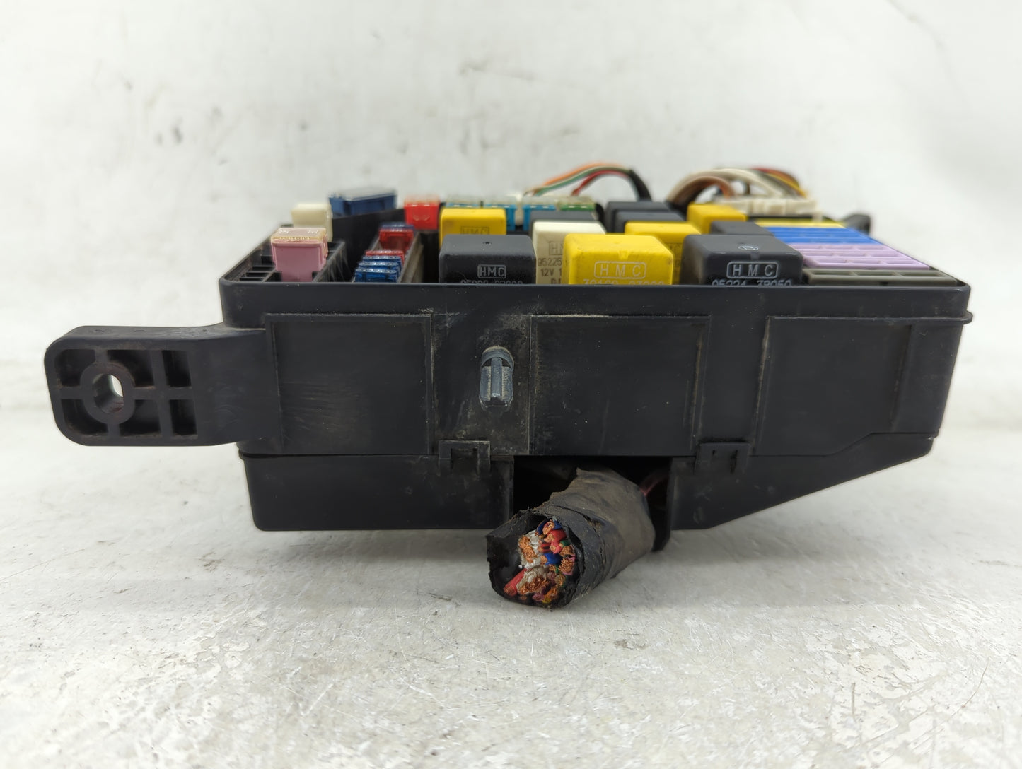 2001-2003 Hyundai Elantra Fusebox Fuse Box Panel Relay Module P/N:91220 2D033 912202D033 Fits Fits 2001 2002 2003 OEM Used A