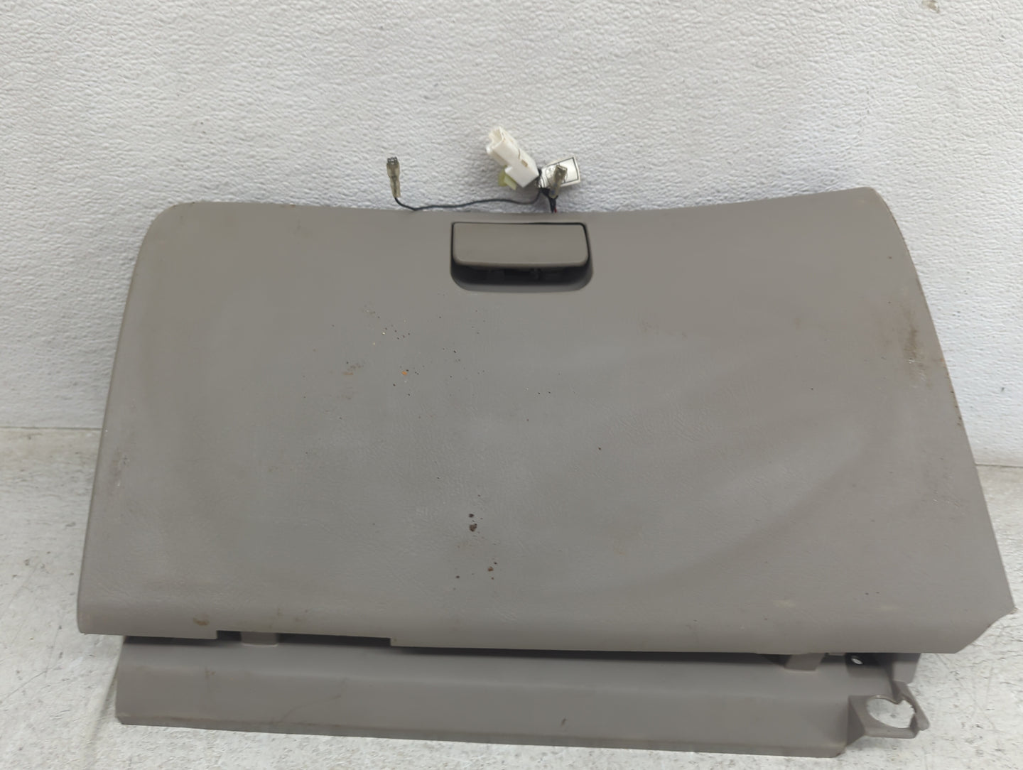 2002 Hyundai Elantra Passenger Glove Box Door Storage Compartment Beige - Oemusedautoparts1.com