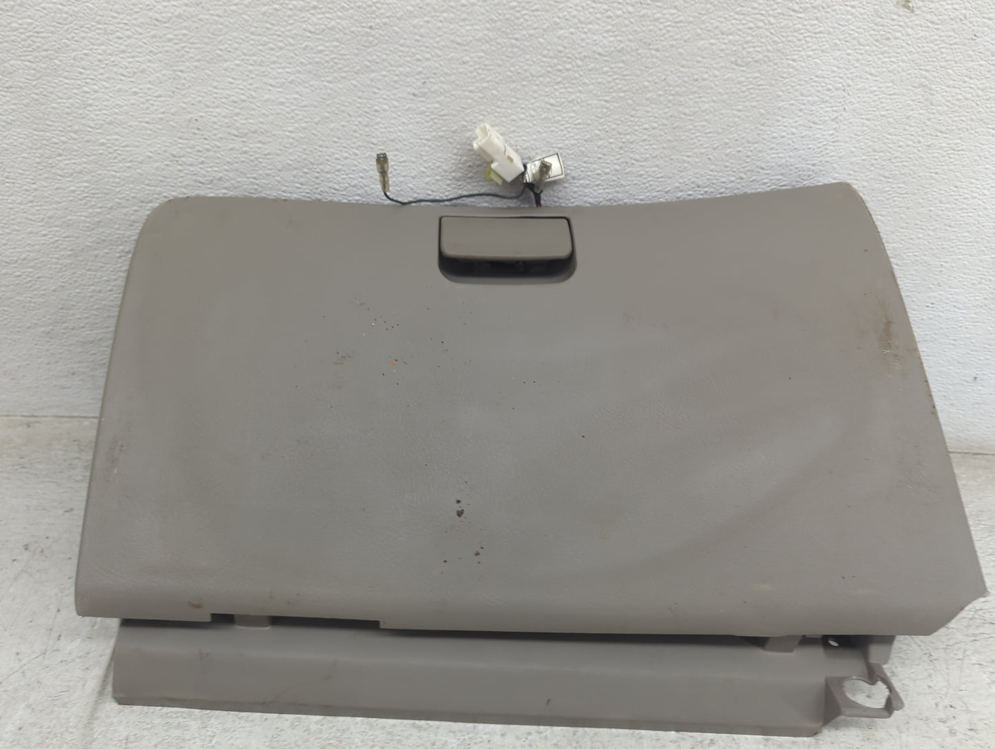 2002 Hyundai Elantra Passenger Glove Box Door Storage Compartment Beige - Oemusedautoparts1.com