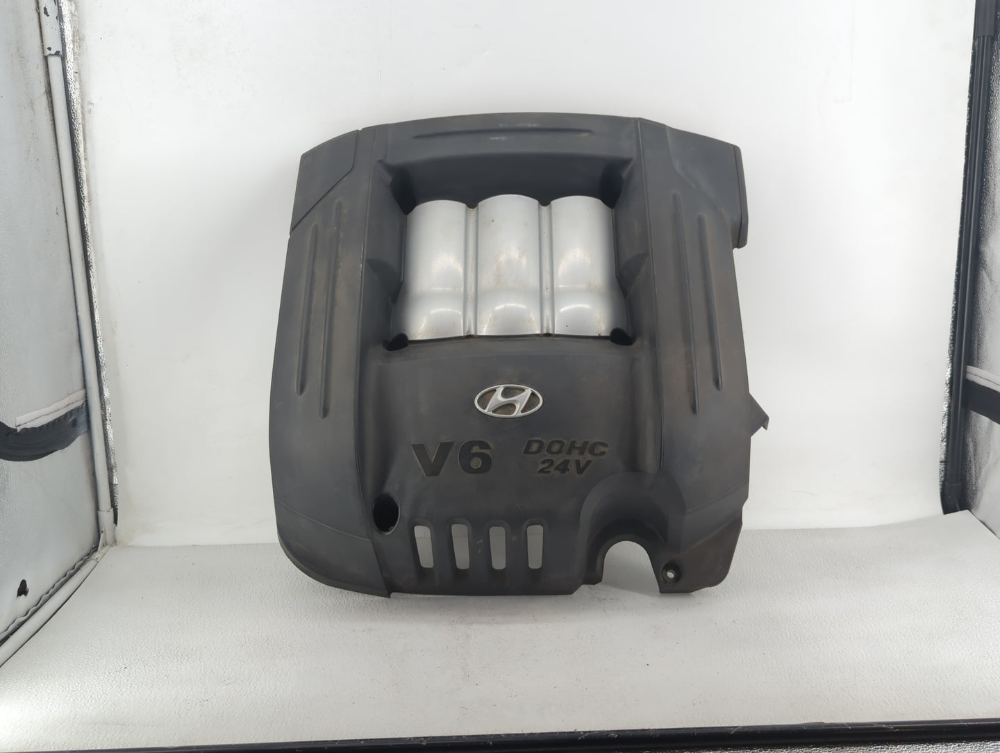2002 Hyundai Santa Fe Engine Cover - Oemusedautoparts1.com