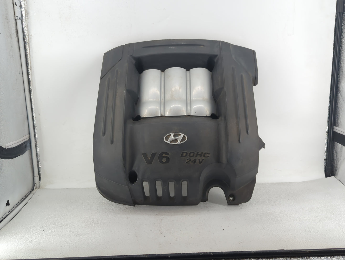 2002 Hyundai Santa Fe Engine Cover - Oemusedautoparts1.com