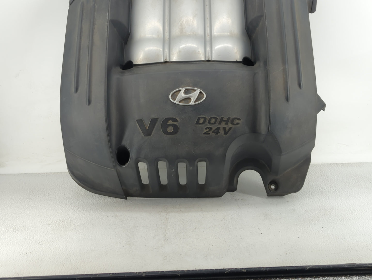 2002 Hyundai Santa Fe Engine Cover - Oemusedautoparts1.com