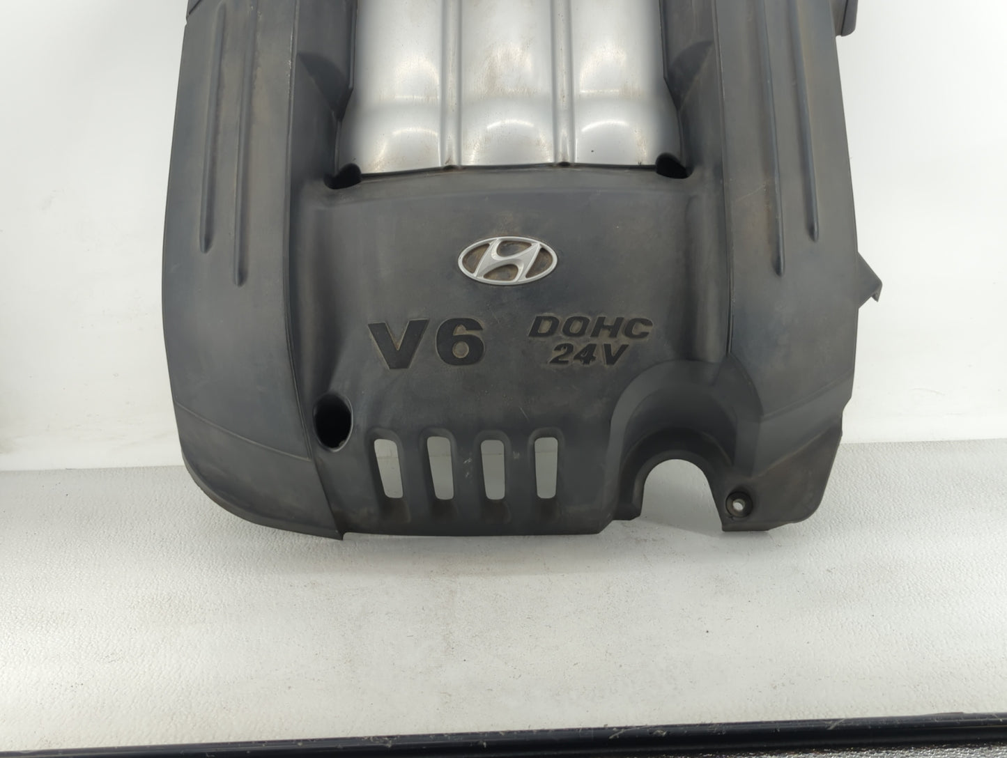 2002 Hyundai Santa Fe Engine Cover - Oemusedautoparts1.com