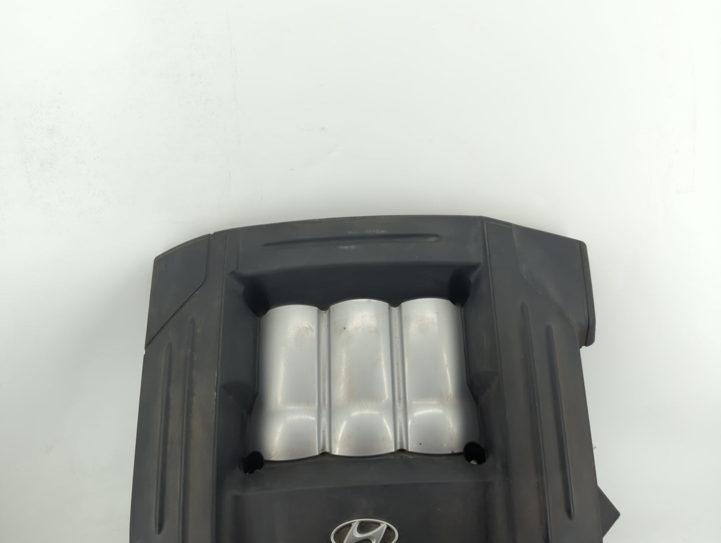 2002 Hyundai Santa Fe Engine Cover - Oemusedautoparts1.com