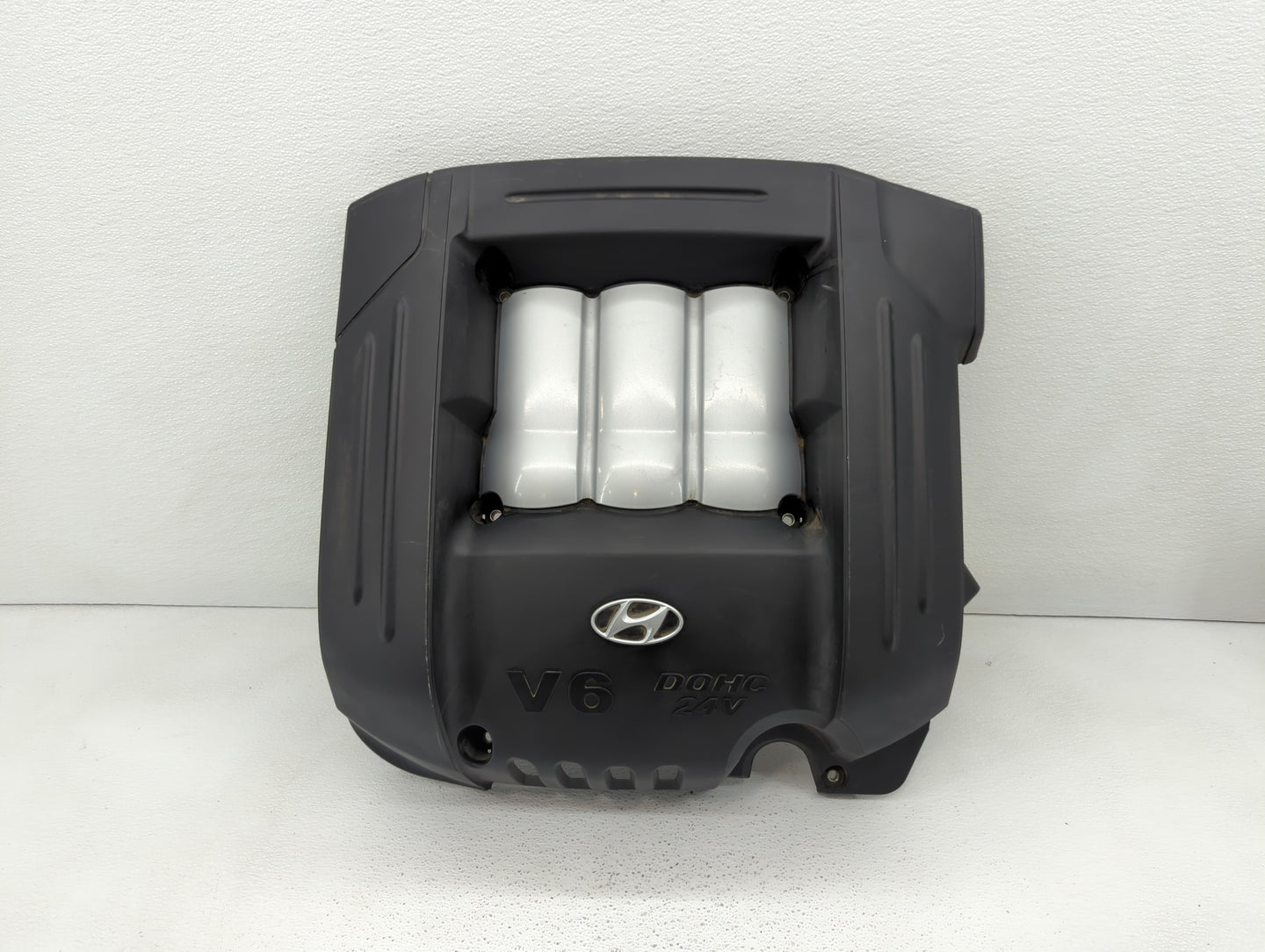 2002 Hyundai Santa Fe Engine Cover - Oemusedautoparts1.com