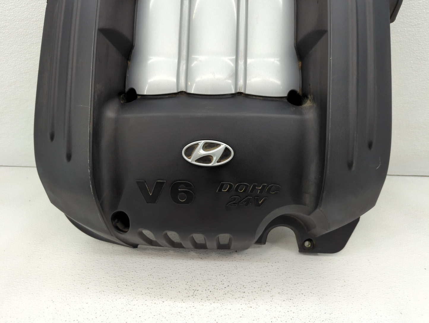 2002 Hyundai Santa Fe Engine Cover - Oemusedautoparts1.com