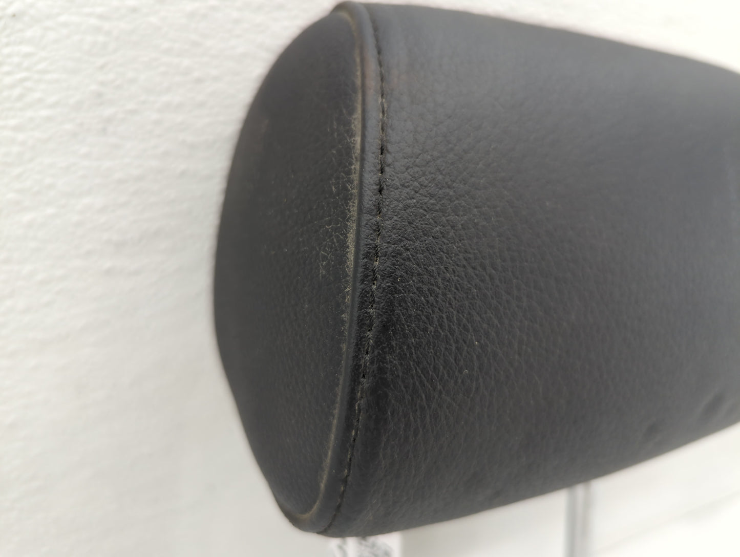 2001-2004 Hyundai Santa Fe Headrest Head Rest Front Driver Passenger Seat - Oemusedautoparts1.com