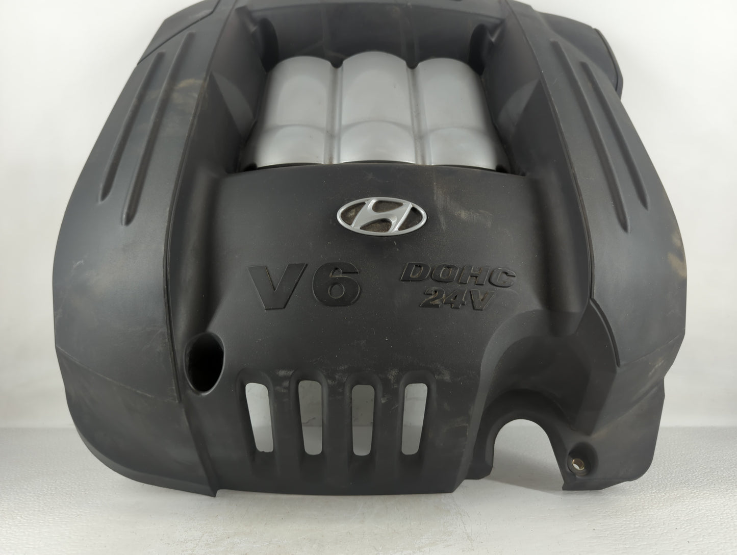 2002 Hyundai Santa Fe Engine Cover - Oemusedautoparts1.com