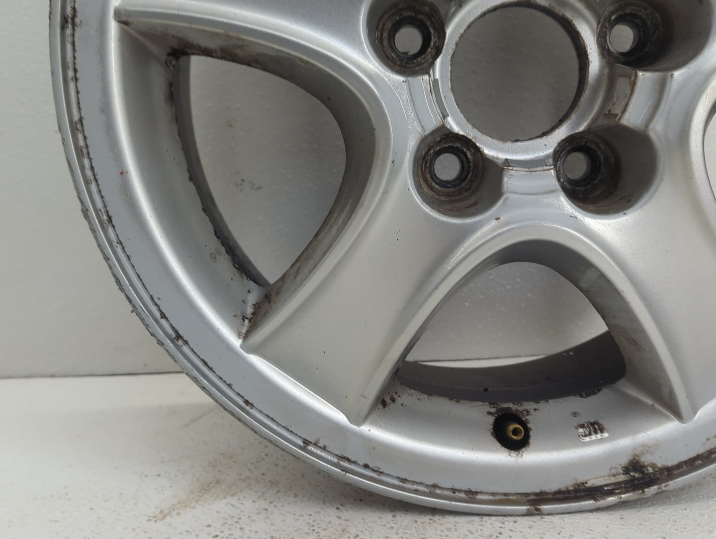2001-2004 Hyundai Santa Fe Oem Wheel Rim 922143 - Oemusedautoparts1.com