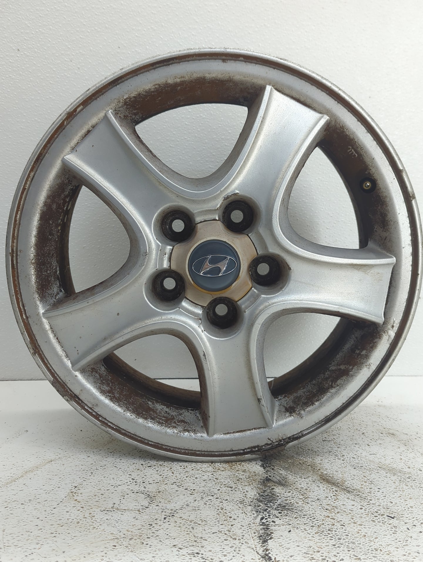 2001-2004 Hyundai Santa Fe Oem Wheel Rim - Oemusedautoparts1.com