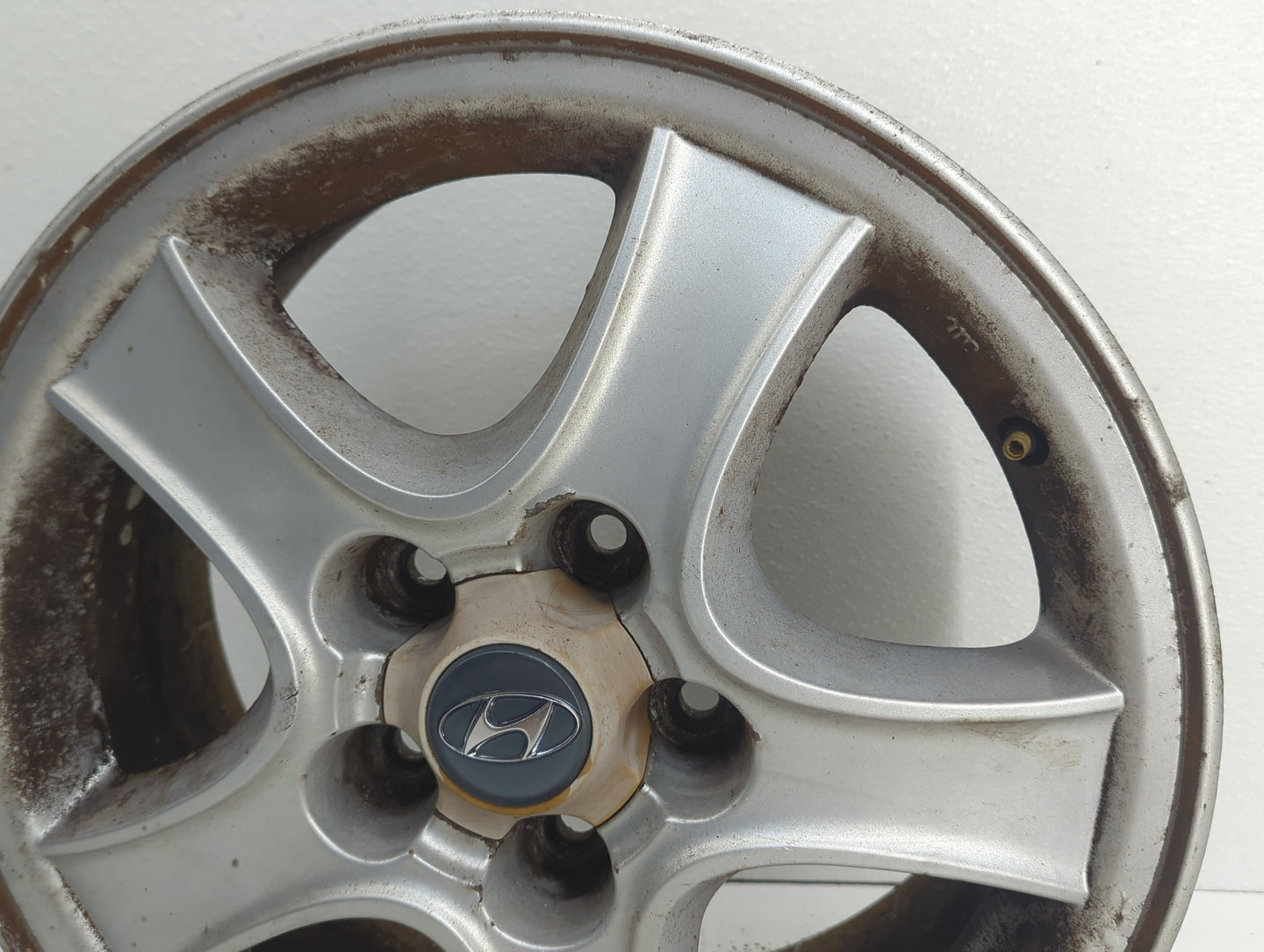 2001-2004 Hyundai Santa Fe Oem Wheel Rim 922144 - Oemusedautoparts1.com