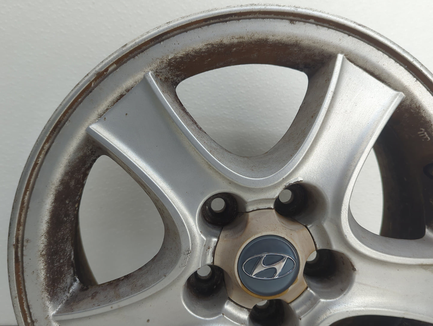 2001-2004 Hyundai Santa Fe Oem Wheel Rim - Oemusedautoparts1.com