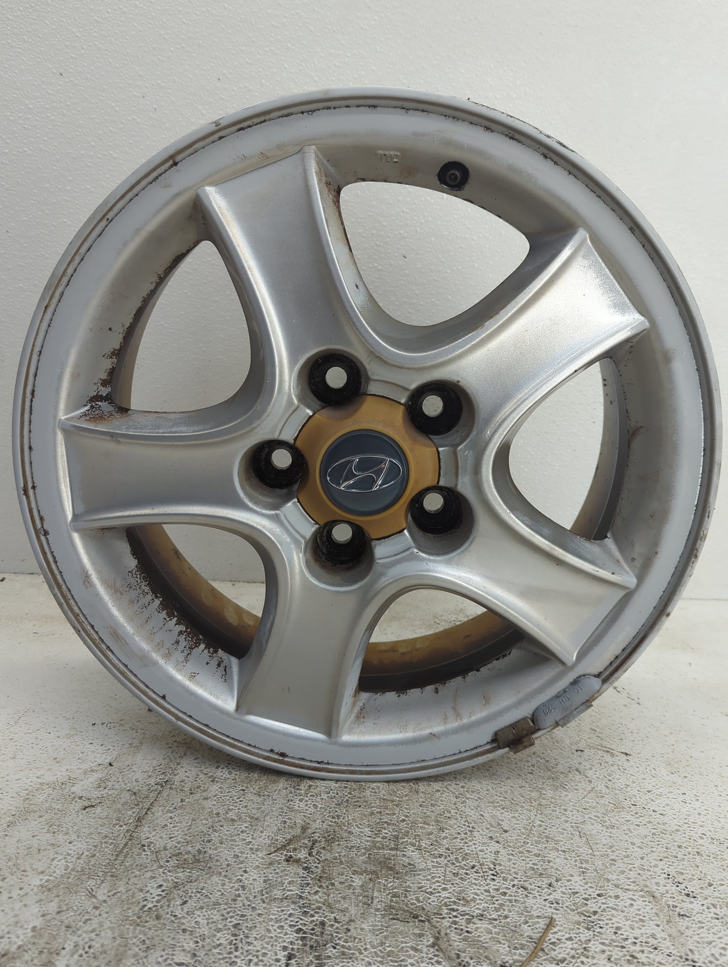 2001-2004 Hyundai Santa Fe Oem Wheel Rim - Oemusedautoparts1.com
