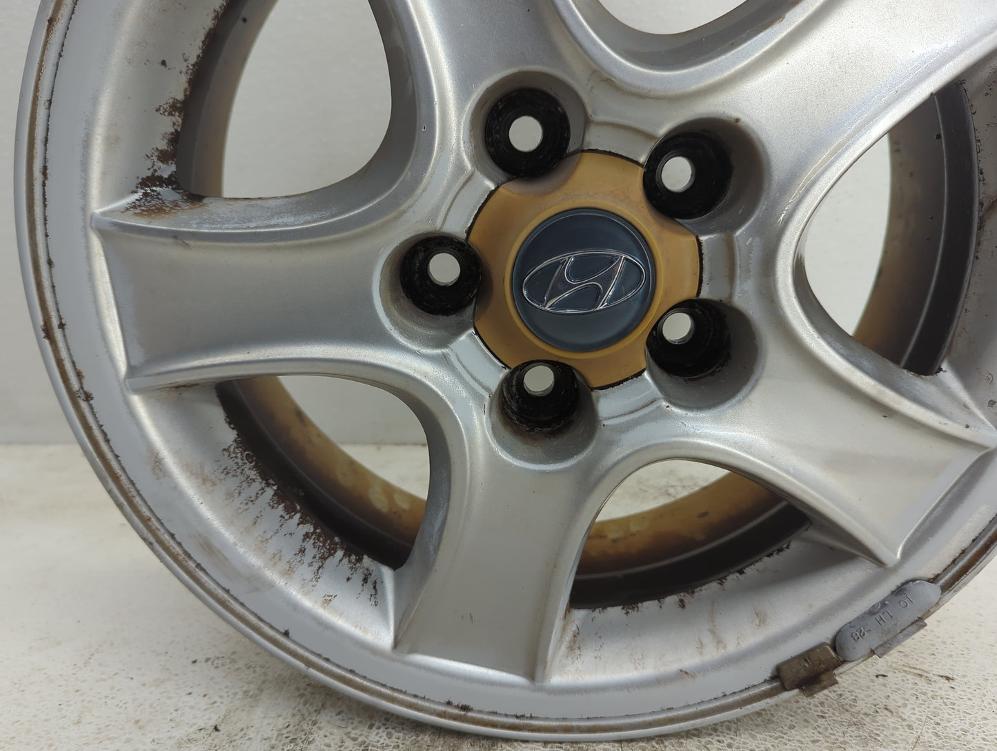 2001-2004 Hyundai Santa Fe Oem Wheel Rim 922145 - Oemusedautoparts1.com